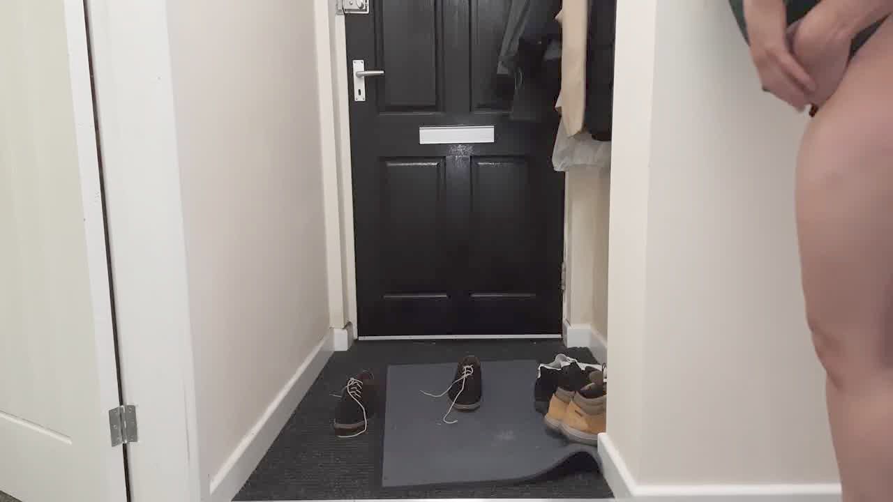 Cuckold Husband Shares His Horny Other Half With Delivery Bro Hotntubes