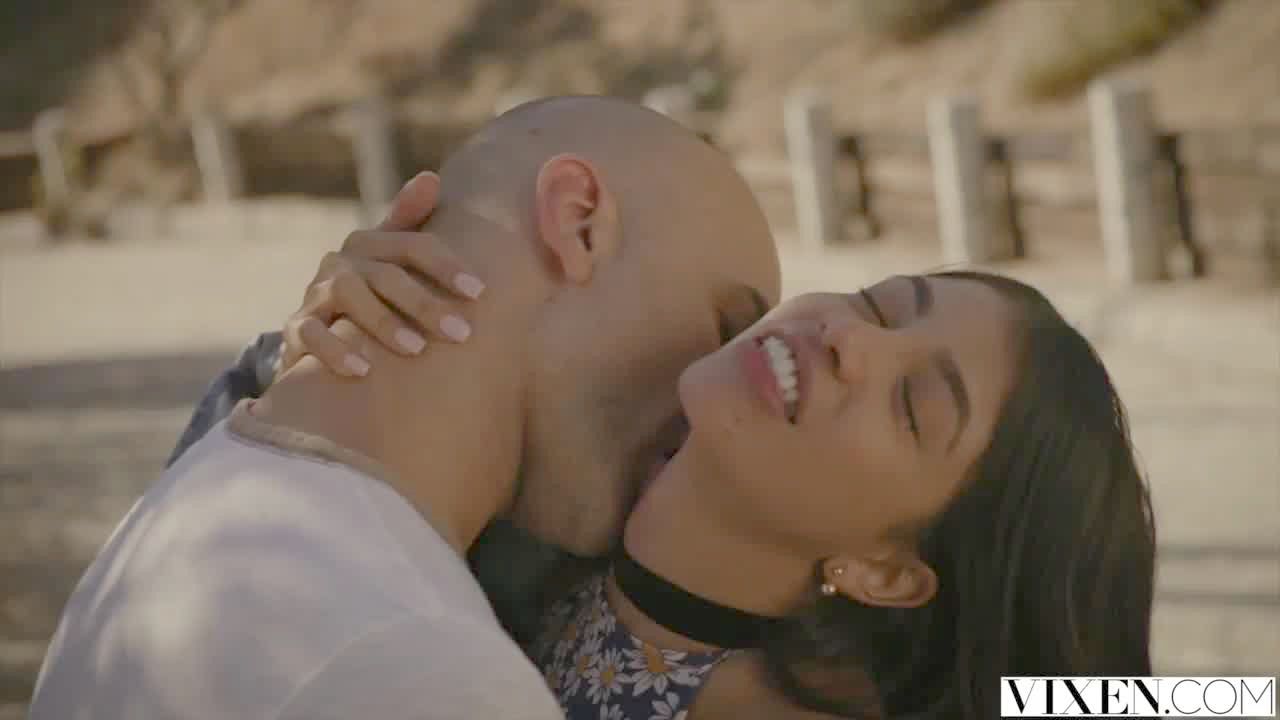 Vixen Latina Veronica Rodriguez Seduced By Stepdad Hotntubes