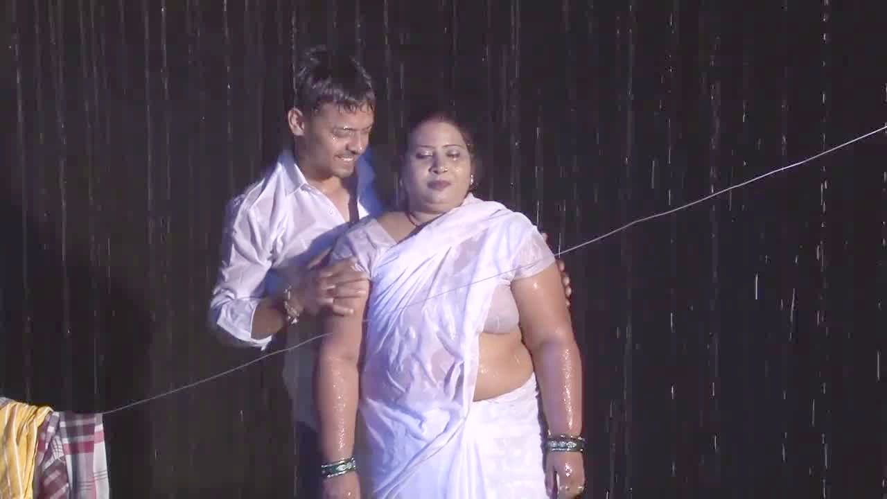 Sona Aunty Ki Wet Breast Hot Show Hotntubes