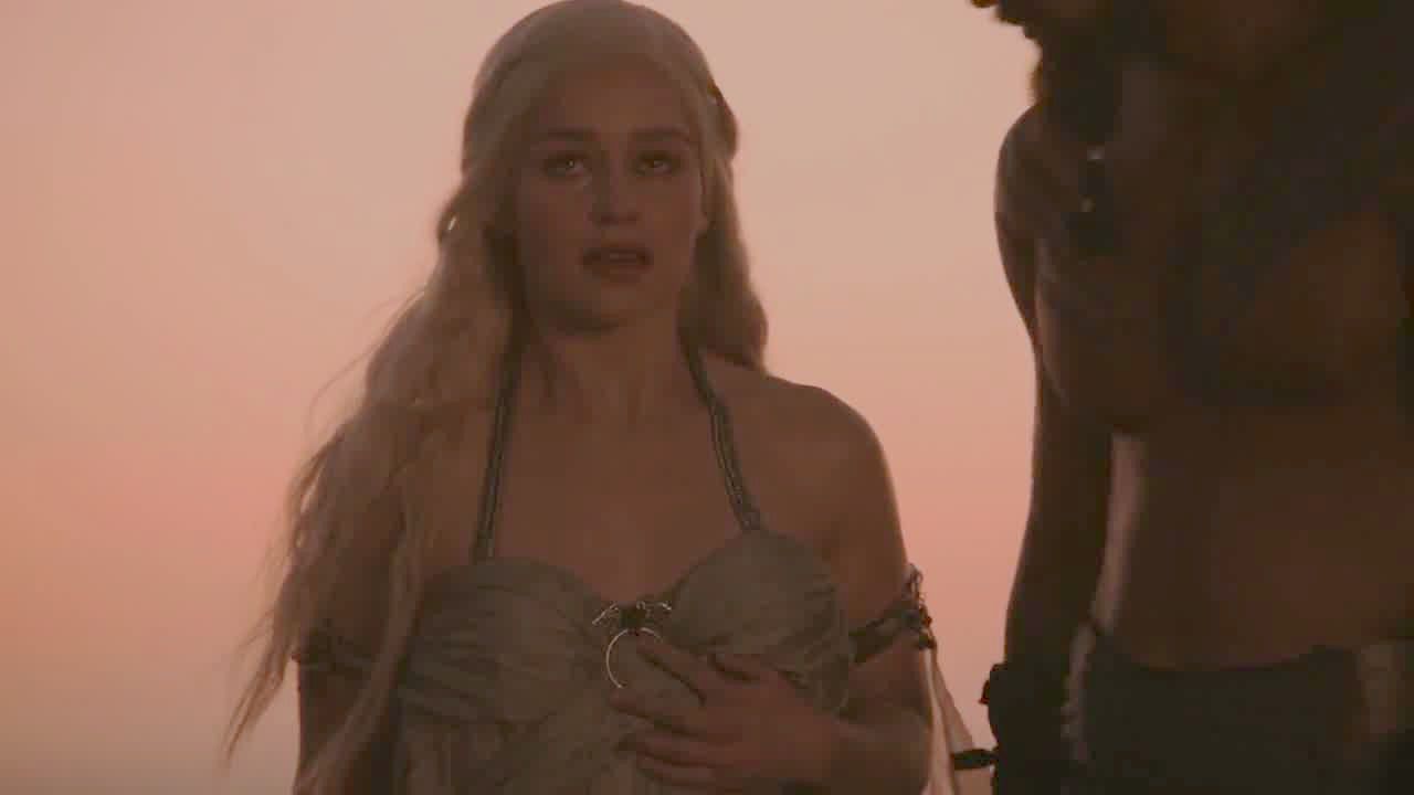 Got Emilia Clarke Rose Leslie Chaplin Fuck A Thon Scene No Music