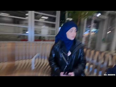 Иранская девушка Наджа носит хиджаб и трахается в туалете и в коридоре, чтобы заплатить за самолет 
