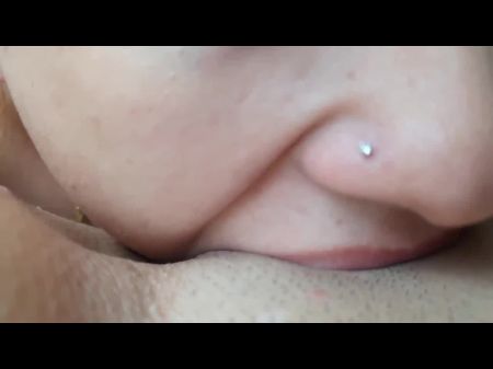 Лесбийская поцелуя и облизывая Pussy Pov, HD Porn A3 