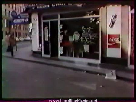 La Petite Comedienne 1978, бесплатно XXX Petite Porn Video C3 