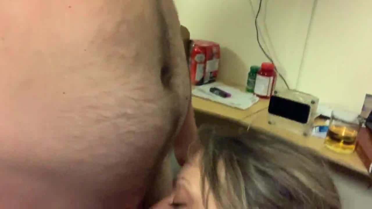 Milf Est Enga Ando Al Marido Y Chupando Descuidadamente Mi Polla