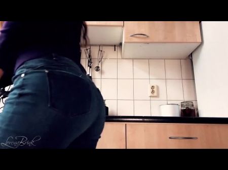 Жирная задница Кухонная служба: порно видео с мильфами 98 