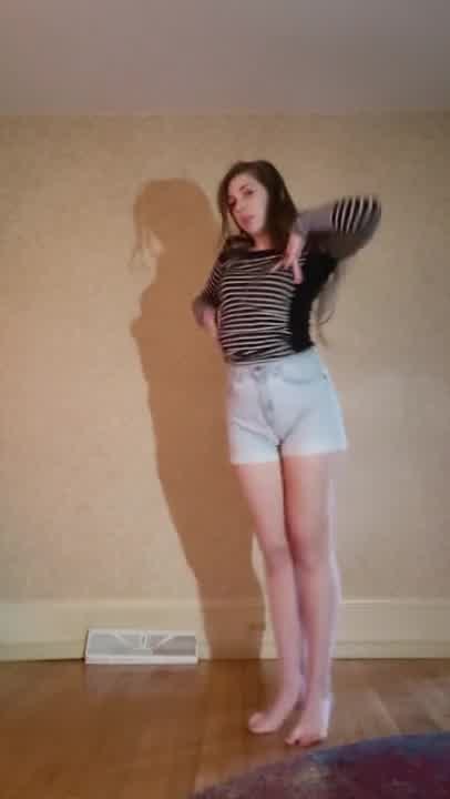 Amateur Brown Haired Dances Lap Dances To Nude Centerfold By J Giles Hotntubes