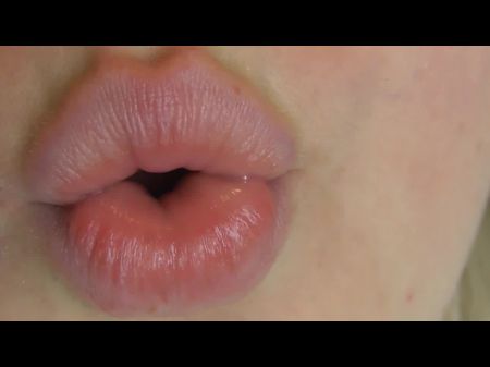 Фетиш для губ: облизывание и шарнир 
