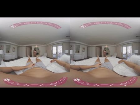 Горячая девственная брюнетка детка, впервые получая оргазм VR 