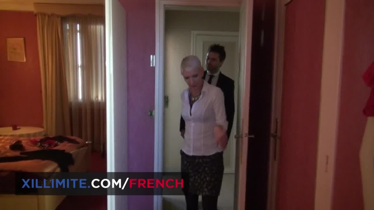 Spectacular Brief Hair Milf Gets Sodomized In Her Kitchen Hotntubes
