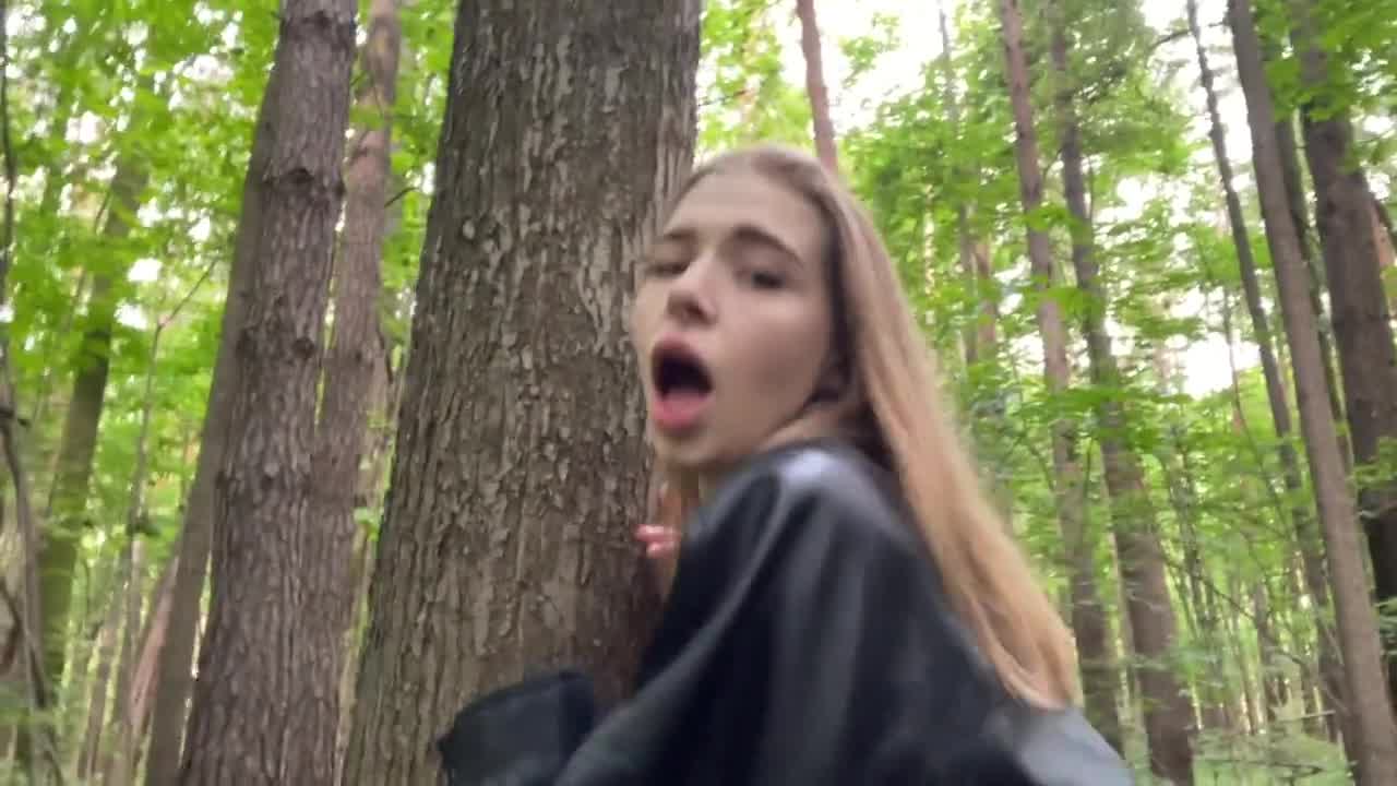 Risky Public Fuck A Thon In The Forest With Hotntubes
