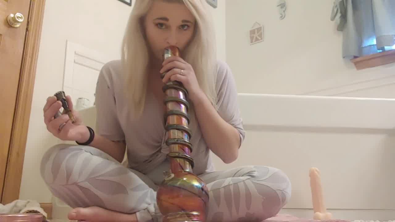 Smoke And Dildo Coition Observe Me Unload Anybunny