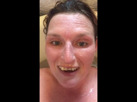Видео, которое я отправил 30 -м парню 420 фунтов, рассказывает ему, как сильно я хочу трахнуть его, пока я бросался в ванну 