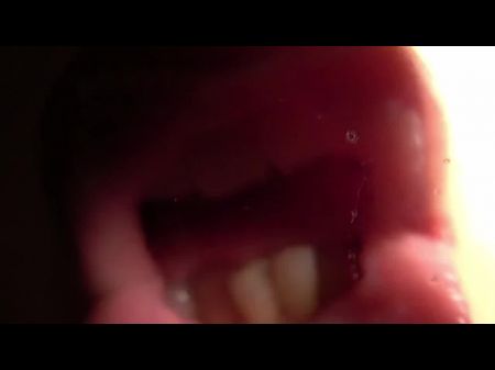 Красивый зубной гигиенист выжимает сперму из нее с вакуумной присожкой, часть 20