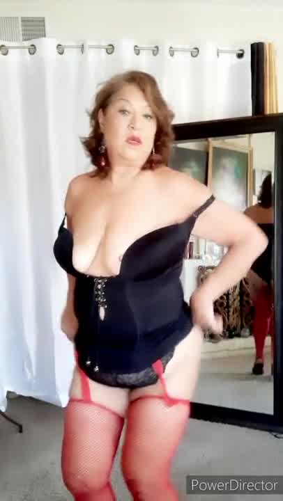 Lap Dance Mature Latina Grannie With Hairy Poon Hotntubes