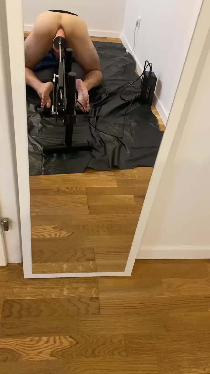 Willie Wanka Max Fuck Fest Apparatus In Use Marionette Buttfuck Instructing Hotntubes