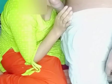 Я трахаю свои большие сиськи Desi Bhabhi и ее влажную киску 