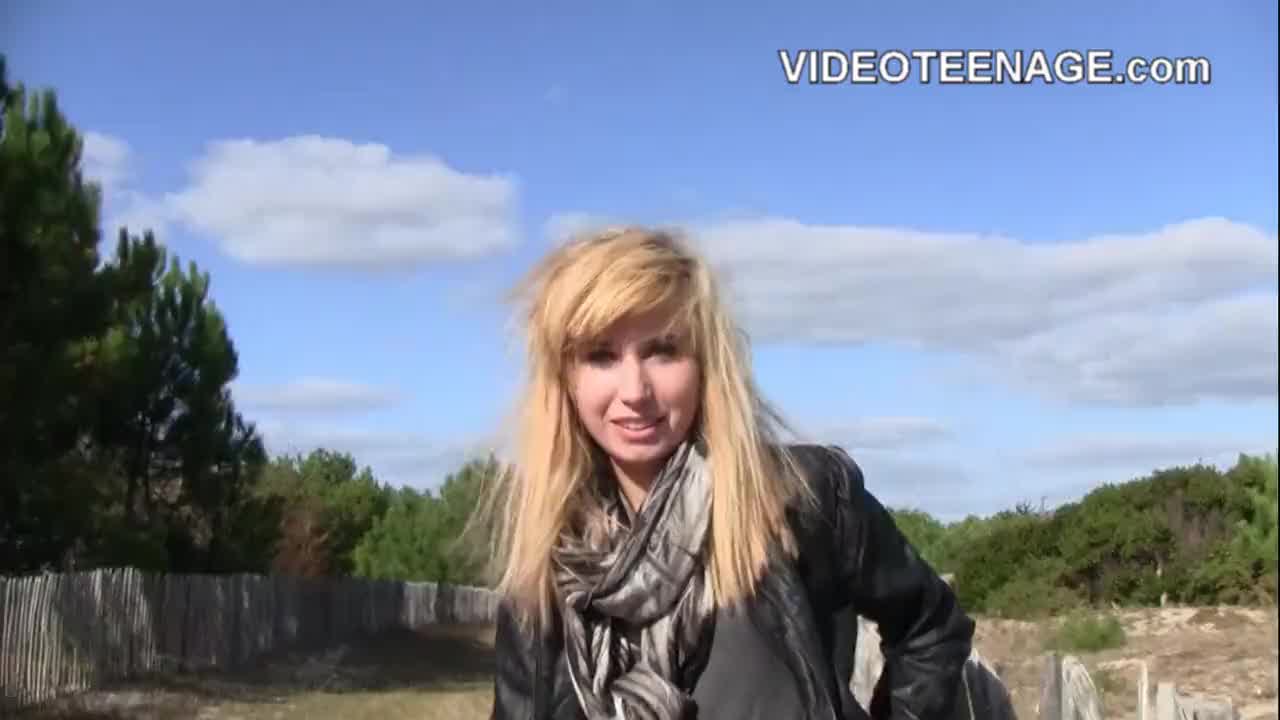 Bashful Teenage Vicky Does Her First Ever Porn Casting Hotntubes