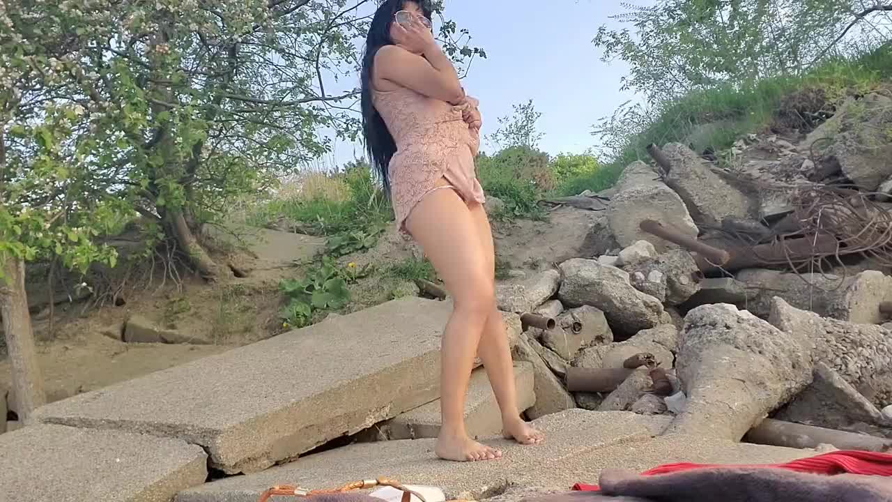 Fantastic And Joy Latina Toying At The Toronto Waterfront Hotntubes
