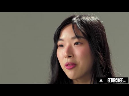 Закрыть, как женщины оргазм с возбужденной брюнетой Elle Lee Solo Женская мастурбация Полная сцена 