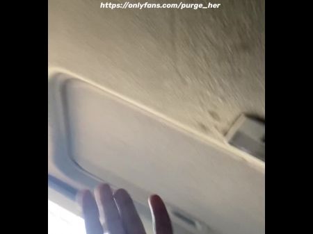 Она поймала меня, записывая, как она сосала мой член. Она ударила по телефону, лол. Мне все равно, я все еще записал, что она сосала меня 