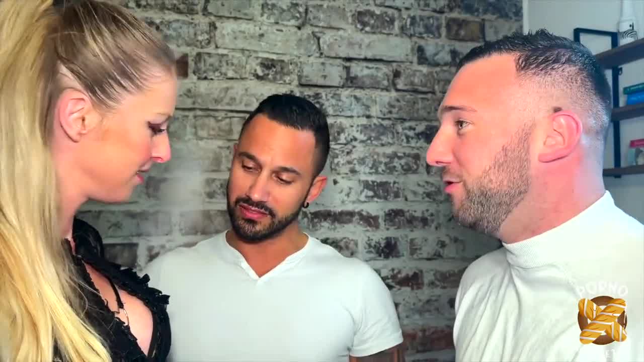 Attractive Aurbeaureal Wants To Attempt A Insatiable Mmf Triple Sex Hotntubes