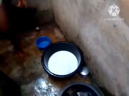 Молодой человек соблазнил, увидев наготу своей матери 