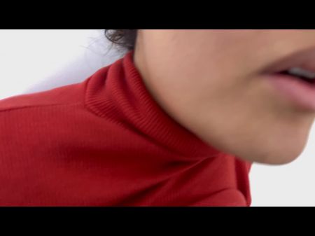 Я трахаю уборщицу, пока моего мужа нет дома 