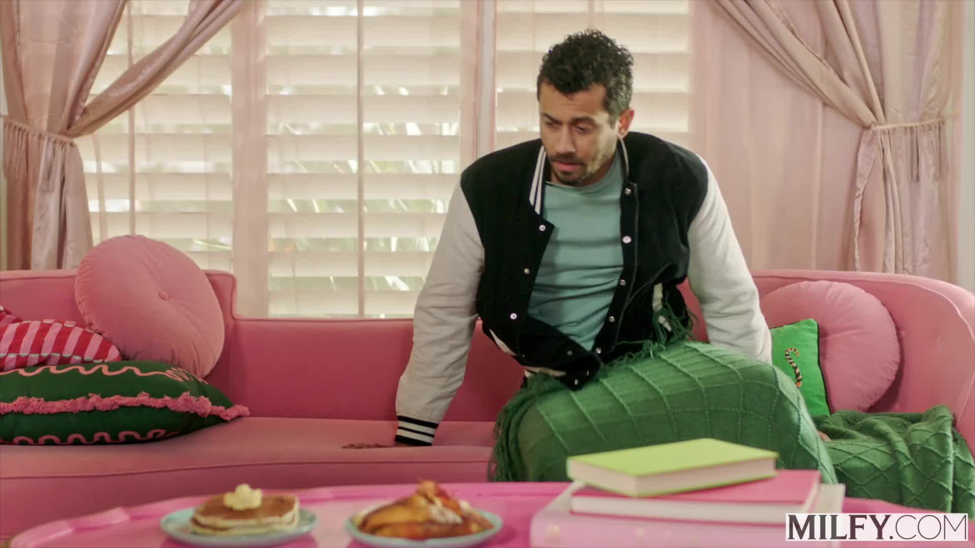 Milfy Wish Mommy Alexis Inhales College Stud S Fuck Stick Dry Hotntubes