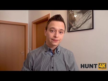 Hunt4k. Порно актриса подключается, а гость заставляет своего парня смотреть 