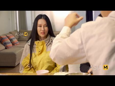 ModelMedia Asia Slutty Deliting Service Ling Wei - MD 0238 - Лучшее оригинальное порно видео Азии 