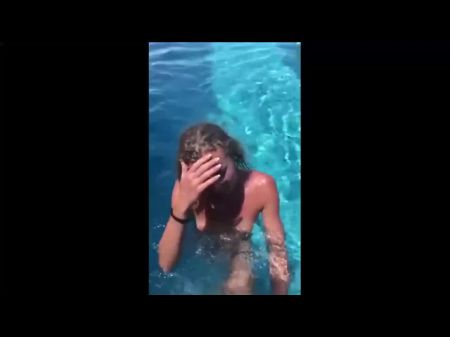 Секс с девушкой в ​​отпуске. Секс для собак. любительское порно 