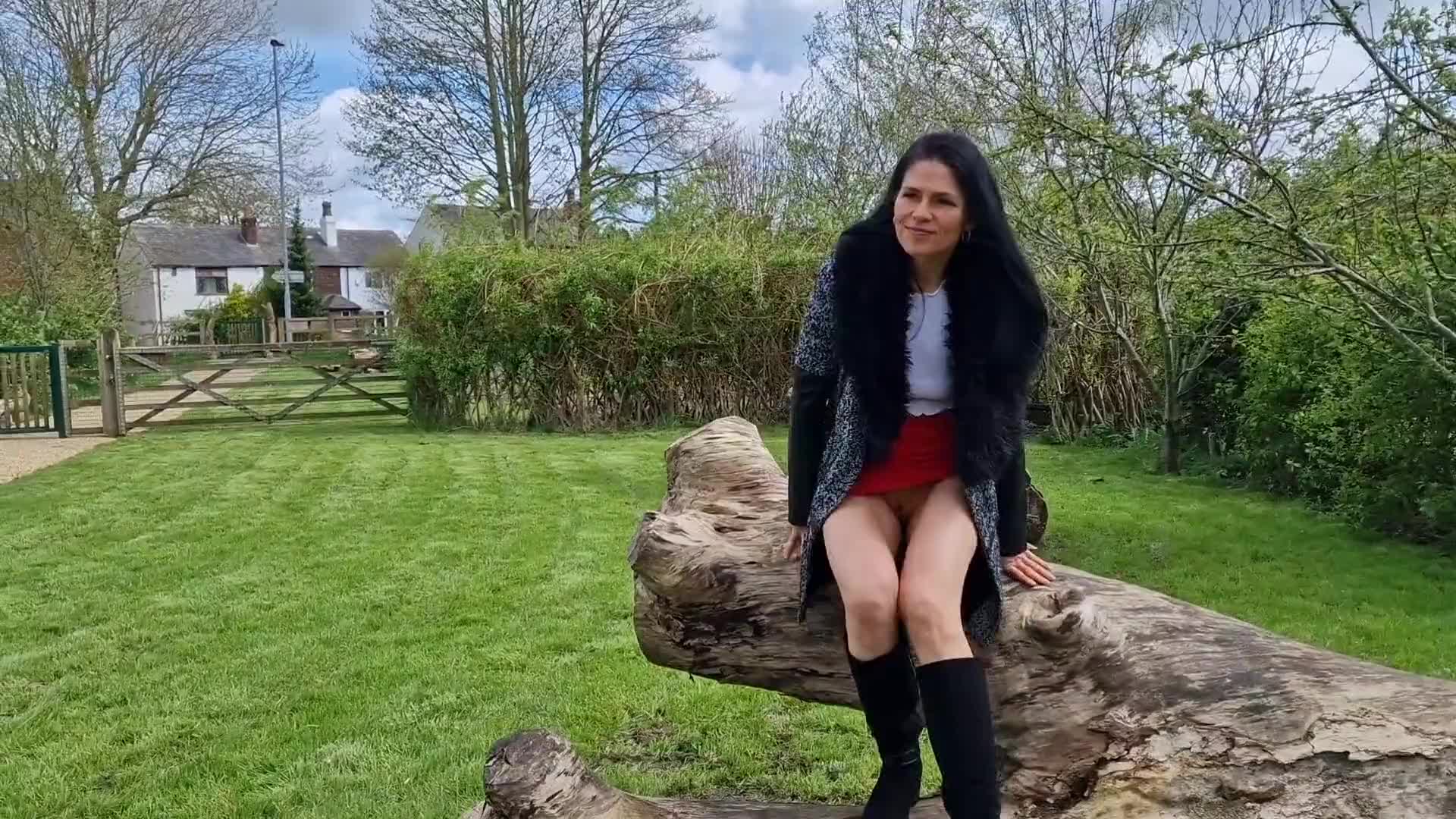 Nicky Brill Wide Open Vagina And Peeing In Public Hotntubes