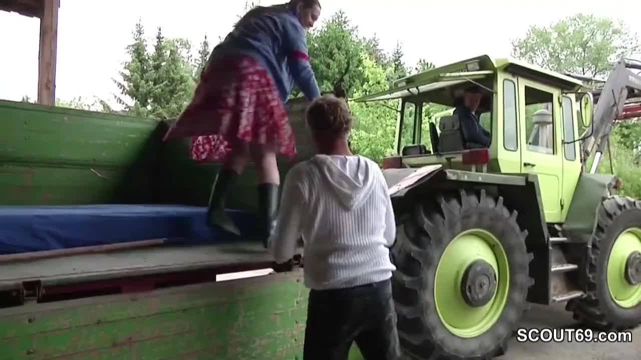 Bauer Sucht Sau Milf Treibt Es Mit Fremden Auf Dem Trecker Hotntubes