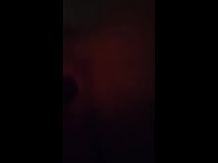 Она играет наедине со своей фиолетовой игрушкой, моя жена Кавла Милф 