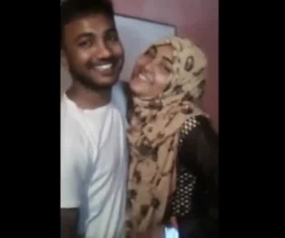 Indian Chick Is Smooching Boyfriend And Having Fuck Fest Hotntubes