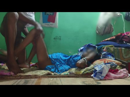 Santi Bhabhi ki Tight Chut Ki Chudai Видео Uske Devar Ke Shath 