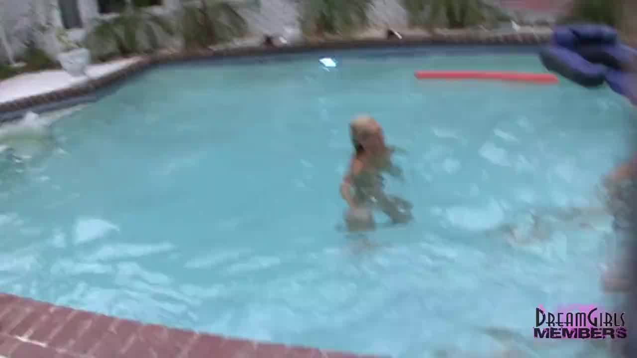 Horny Femmes Party Naked In My Pool Hotntubes