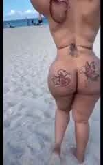 Massive Bum Dark Hued Woman Walking Nude On The Beach Hotntubes