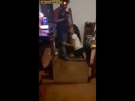 Мы приходим домой из школы и начинаем сосать мой черный член 