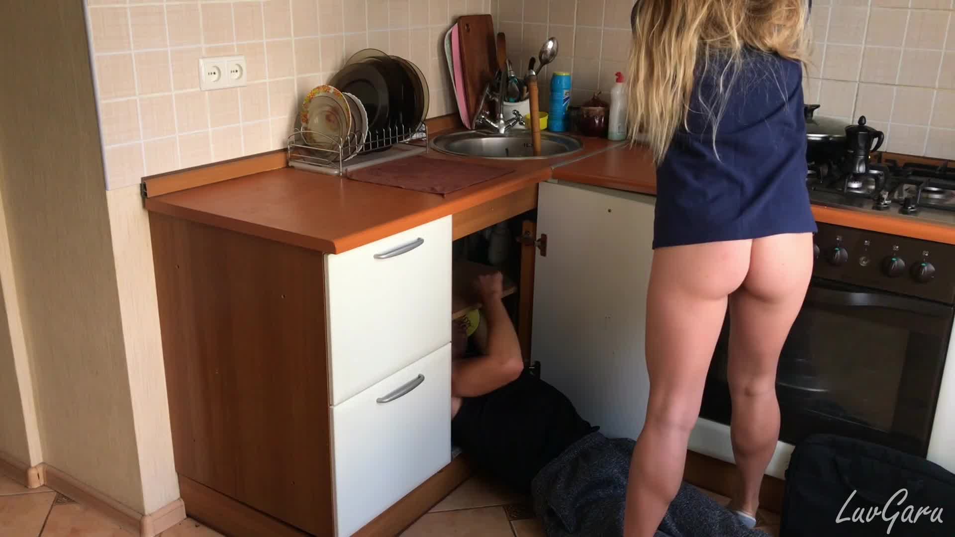 My Wife Seduce Plumber And Offers Her Pussy In Front Of Me Hotntubes
