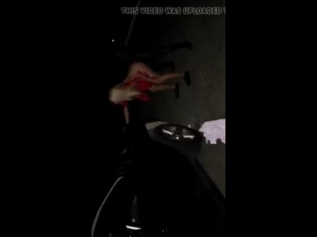 Муж принимает свою жену шлюха, трахающую черного парня 