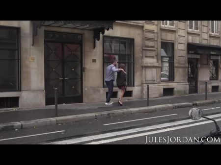 Малена отправляется в Парижский анальный тур 