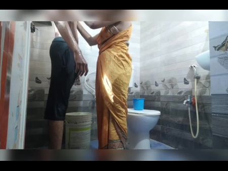 Kam Wali Bai Kapde Dhote Samye Mailk Ne Kiya Jabardasti 