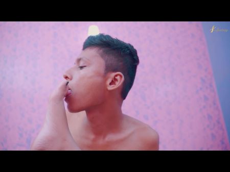 Пасын нуждается в сексуальном расслаблении от своему мачехе, увидев ее большие сиськи 