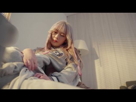 Школьница получает репетиторство в сексуальном воспитании 