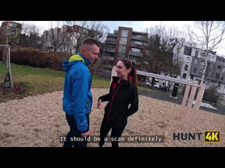 Hunt4k. Горячий спортсмен был поднят на улице и трахался перед ее парнем в машине «Незнакомец» 