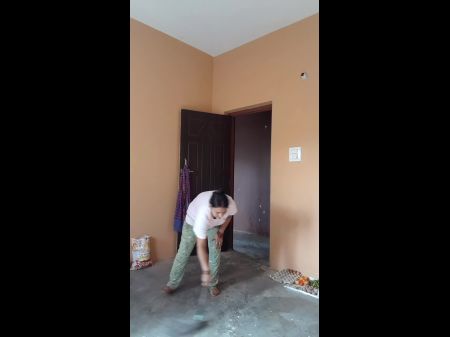 пуджа бхабхи утренние блоги сцена в ванной комнате уборка дома 