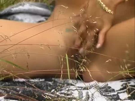 первый порнокастинг Alzbeta с юной блондинкой, жаждущей трахаться 