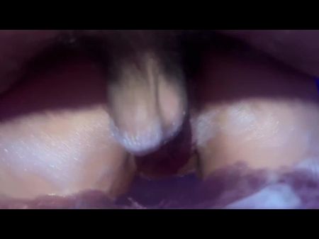 мой двоюродный брат трахает меня в киску и задницу в джакузи 