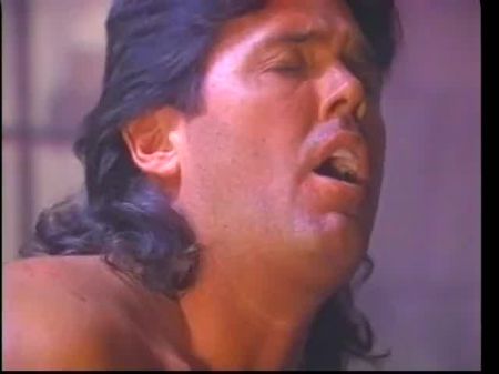 секс втроем с секс-рабыней в темнице 